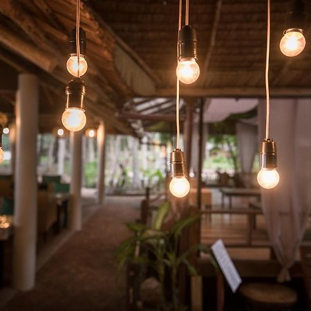 Baan Chumphon Hotel Pathio Exterior photo