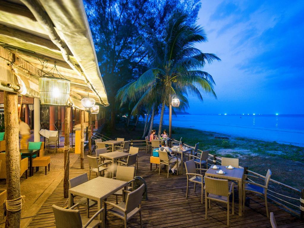 Baan Chumphon Hotel Pathio Exterior photo