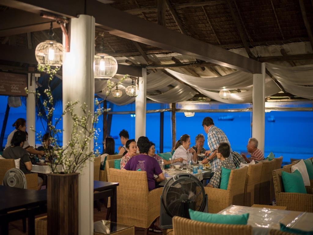 Baan Chumphon Hotel Pathio Exterior photo